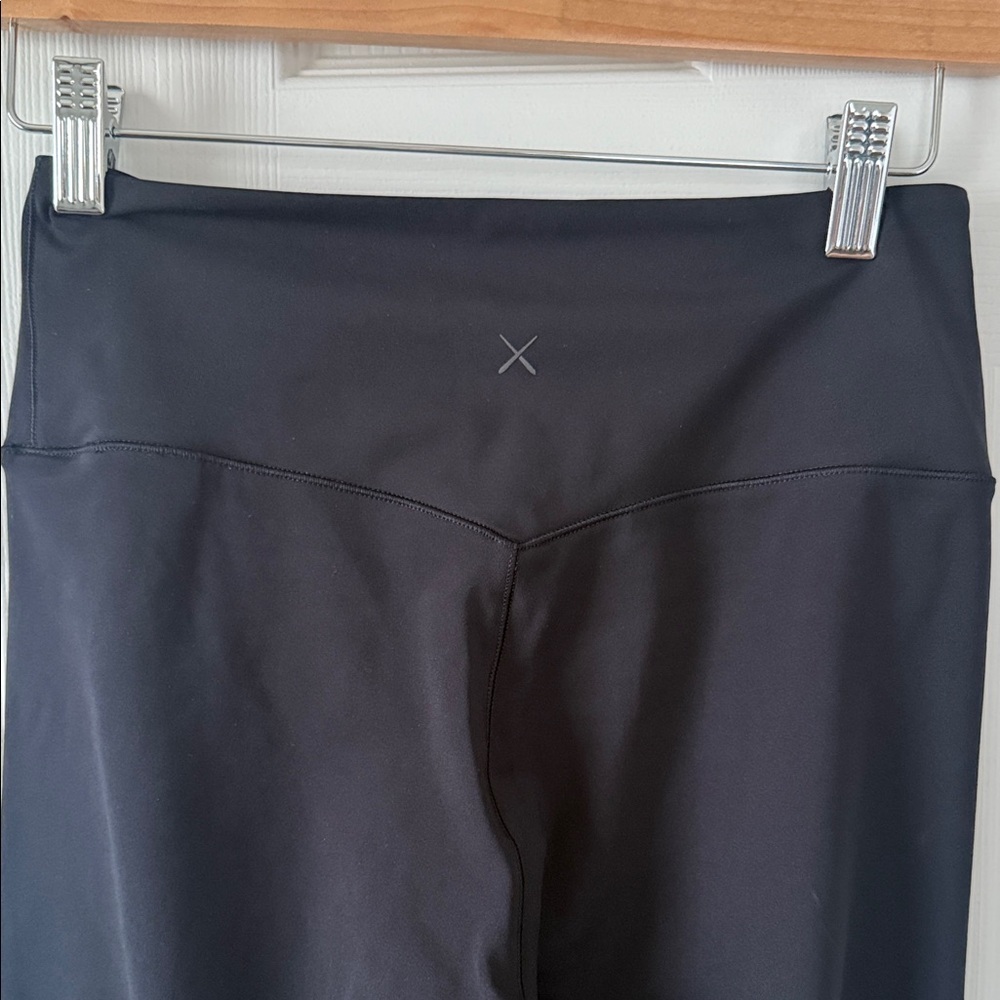 Cuts Black High Rise Athleisure Leggings Size Medium - Picture 3 of 4